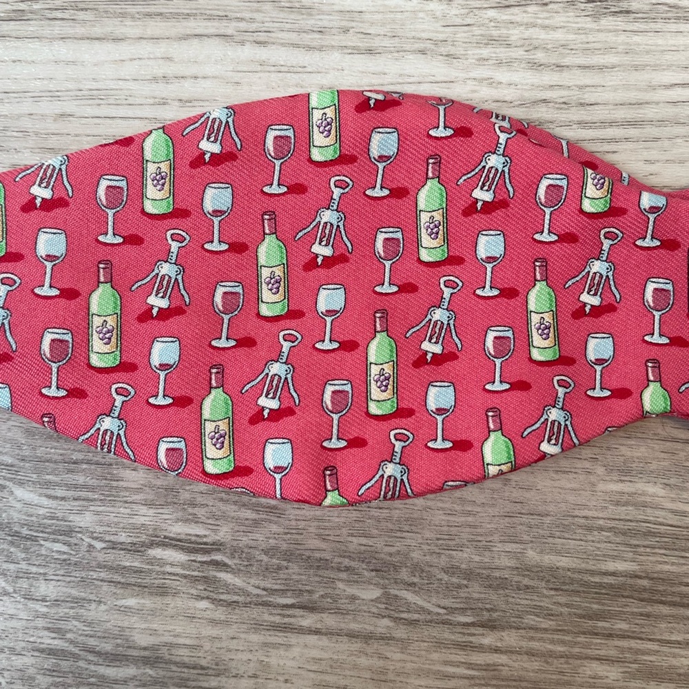 Vineyard vines bowtie